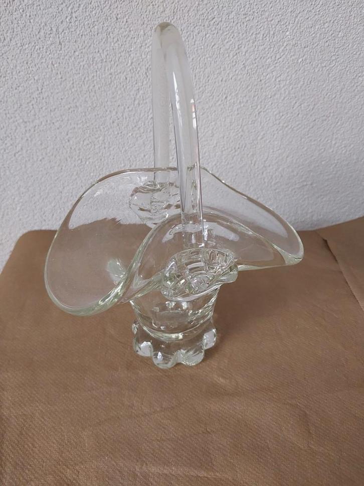 Mooi geelachtig glazen mandje met hengsel, Antiek en Kunst, Antiek | Glas en Kristal, Ophalen of Verzenden