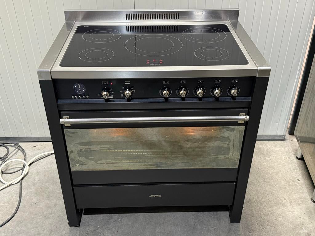 Inductie Smeg Fornuis - Oven met Grill - Zo goed als nieuw, Witgoed en Apparatuur, Fornuizen, Bella, Hete lucht, 60 cm of meer