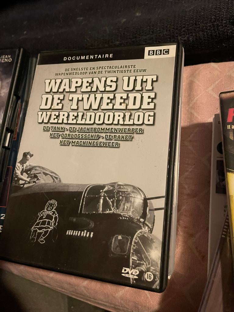 Wapens uit de Tweede Wereldoorlog - Documentaire DVD, Verzamelen, Militaria | Tweede Wereldoorlog, Ophalen of Verzenden
