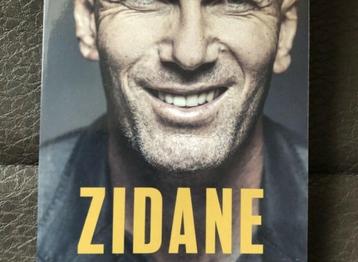 PAPERBACK (BOEK) ZIDANE VOETBALLER, COACH, LEGENDE