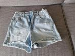 Stradivarius korte spijkerbroek mt 32, Blauw, Ophalen of Verzenden, Zo goed als nieuw, W27 (confectie 34) of kleiner