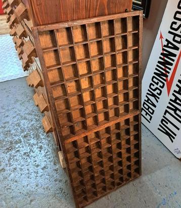 Echte antieke originele houten letterbak oude wanddecoratie  beschikbaar voor biedingen