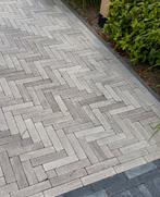 bestrating creme grijs gratis, Klinkers, Zo goed als nieuw, Beton, 5 tot 10 m²