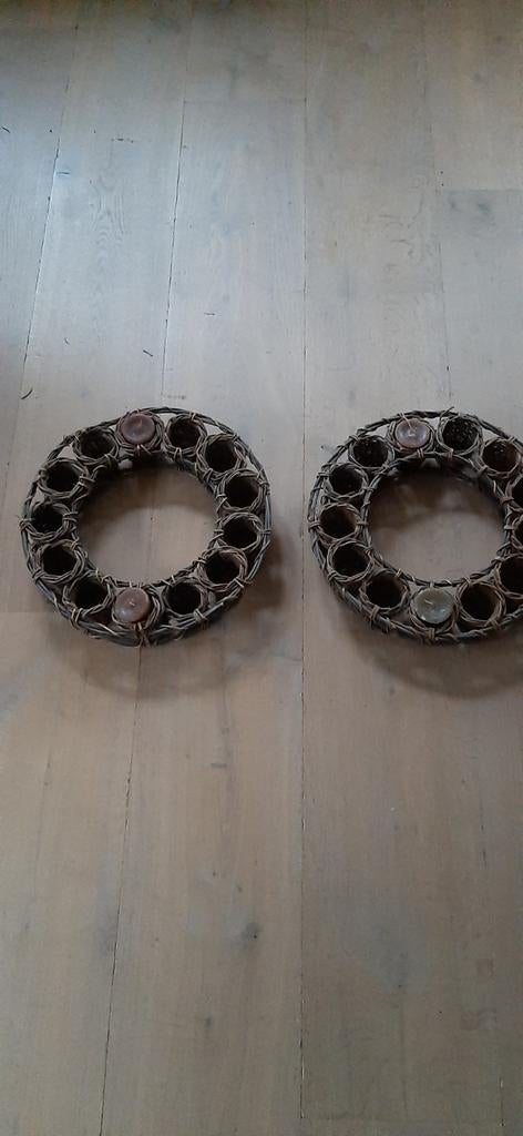 2x Riet Kransen - Decoratie, Huis en Inrichting, Woonaccessoires | Kransen, Ophalen of Verzenden, Zo goed als nieuw