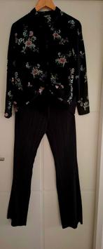 Zwarte broek + blouse, Ophalen, Zo goed als nieuw, Maat 38/40 (M), Zwart