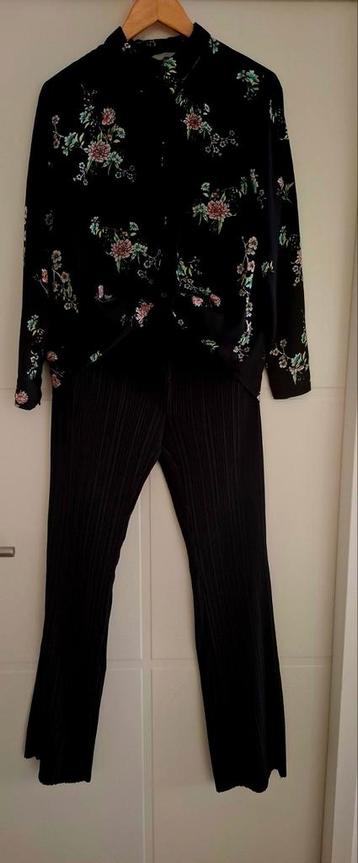 Broek + blouse beschikbaar voor biedingen