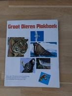 Groot dieren plakboek. 1973., Boeken, Ophalen of Verzenden, Gelezen, Natuur algemeen