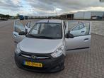 Hyundai i10 5DR 2e eig. NL auto, Auto's, Hyundai, Stof, Zwart, 400 kg, USB