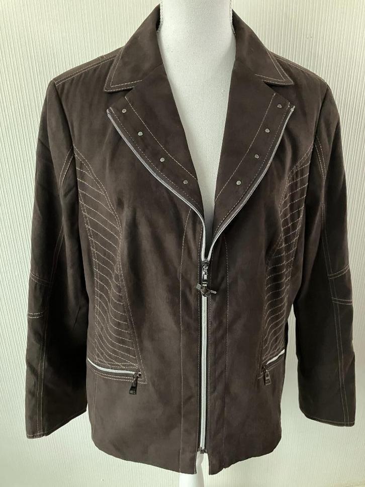 gelco maat 46 oksel tot oksel 60 cm gevoerd-bruin, Kleding | Dames, Jasjes, Kostuums en Pakken, Zo goed als nieuw, Jasje, Maat 46/48 (XL) of groter