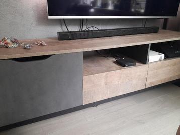 TV Meubel Modern beschikbaar voor biedingen