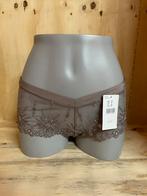 Chantelle shorty string maat 40 model 1904, Verzenden, Beige, Broekje of Short