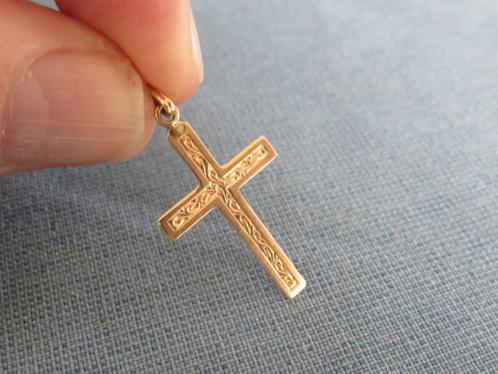 Kruisje met graveringen in goud - 20e eeuw, Sieraden, Tassen en Uiterlijk, Kettinghangers, Gebruikt, Goud, Goud, Kruis of Symbool