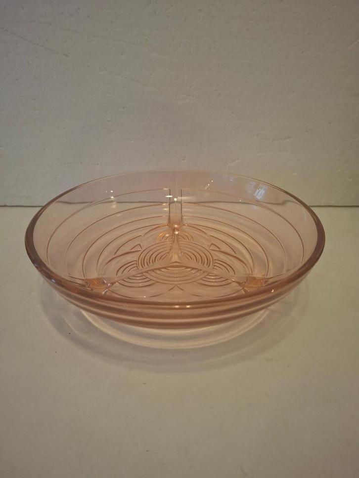 Mooie roze glazen Art Deco schaal, Antiek en Kunst, Antiek | Glas en Kristal, Ophalen of Verzenden