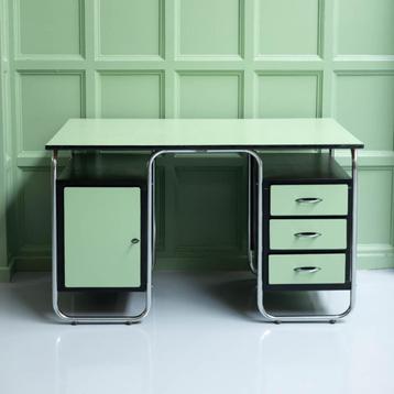 Vintage Bauhaus stijl bureau beschikbaar voor biedingen