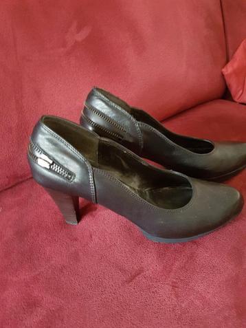 @ Moccio Zwarte Pumps Maat 37 hakhoogte 7 cm beschikbaar voor biedingen