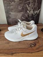 Nike Tanjun, Kleding | Dames, Beige, Nike, Ophalen of Verzenden, Sneakers of Gympen