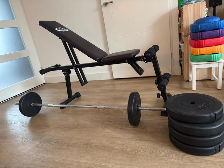 Tec Take trainingsbank + halterstang + 50 kg gewichten, Sport en Fitness, Fitnessmaterialen, Gebruikt, Fitnessbank, Armen, Borst