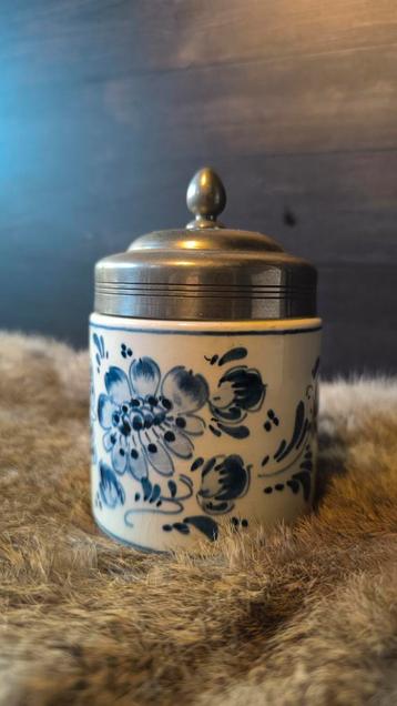 Vintage Delfts blauw potje met tinnen deksel handbeschilderd beschikbaar voor biedingen