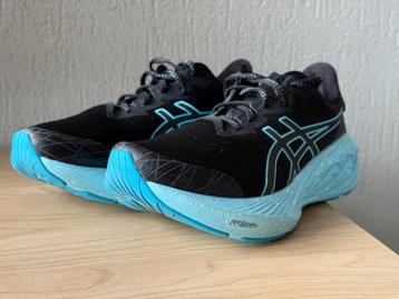 Asics Novoblast 4 Lite-show | maat 42,5 beschikbaar voor biedingen