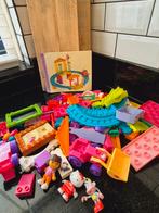 Megabloks dora the explorer en hello kitty, Kinderen en Baby's, Speelgoed | Bouwstenen, Ophalen of Verzenden, Zo goed als nieuw