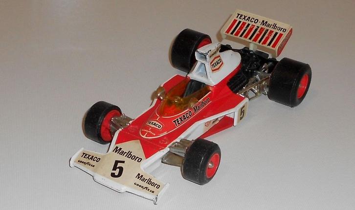 Corgi McLaren M23B Formule 1 Raceauto schaal 1:18  Vintage ., Hobby en Vrije tijd, Modelauto's | 1:18, Gebruikt, Overige typen