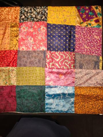 Kleurrijke Patchwork loper/sjaal uit India. 20% Polysilk en  beschikbaar voor biedingen