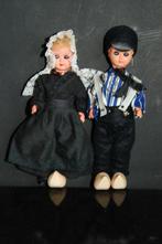 Twee Hollandse Klederdracht poppen, Verzamelen, Ophalen of Verzenden, Gebruikt, Pop