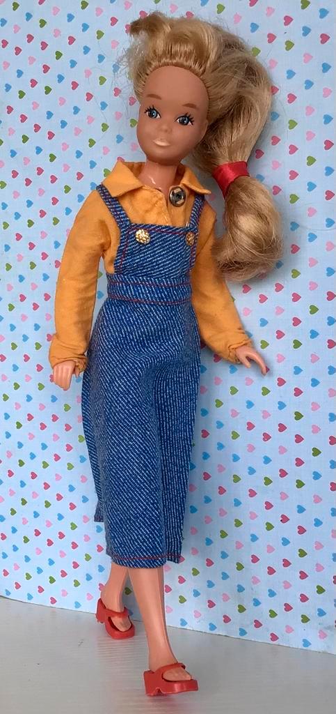 Vintage setje voor kleine Barbie zoals Skipper (excl. pop), Verzamelen, Poppen, Gebruikt, Kleertjes, Ophalen of Verzenden