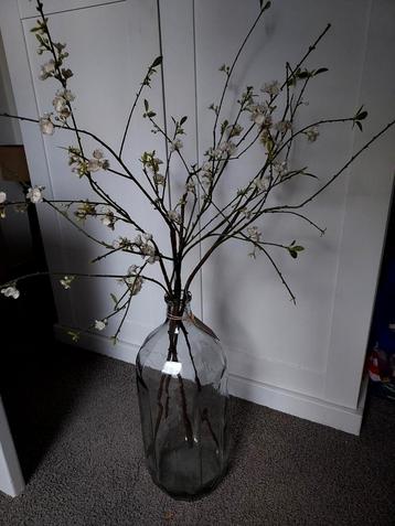 Glazen Fles met Kunstbloemtakken - 46cm beschikbaar voor biedingen