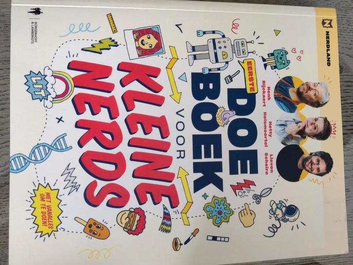 Hetty Helsmoortel - Doeboek voor kleine nerds, Boeken, Kinderboeken | Jeugd | onder 10 jaar, Zo goed als nieuw, Non-fictie, Ophalen of Verzenden