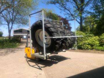 landbouw banden en velgen beschikbaar voor biedingen