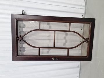 Mooie vintage glas raam kast  beschikbaar voor biedingen