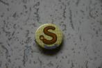 Sint 2 Buttons S banketletter, Verzamelen, Ophalen of Verzenden, Nieuw, Overige onderwerpen, Button