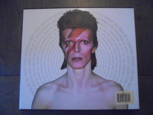 David BOWIE, TREASURES (HC) met Posters & Memorabilia, Boeken, Muziek, Zo goed als nieuw, Artiest, Ophalen of Verzenden