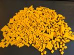 Partij lego stenen geel uit castle set 375, Kinderen en Baby's, Speelgoed | Duplo en Lego, Lego, Lego, Ophalen of Verzenden, Zo goed als nieuw
