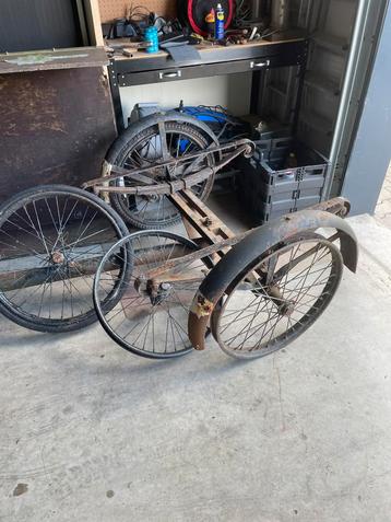 Antieke bakfiets in onderdelen compleet  beschikbaar voor biedingen