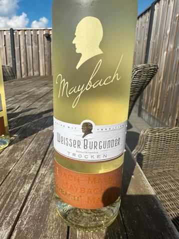 Droge witte wijn 7 flessen beschikbaar voor biedingen