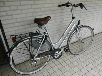 GIANT City Dames/meisjesfiets 28 inch beschikbaar voor biedingen