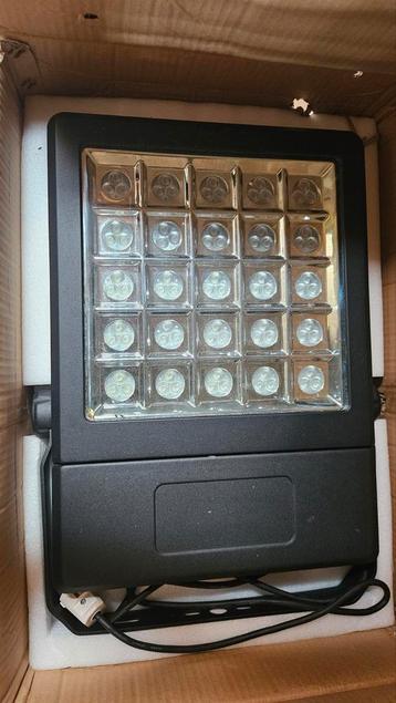 Nieuwe, enorme bouwlamp. Led. Nooit gebruikt  beschikbaar voor biedingen