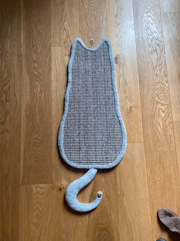 Krabplank kat beschikbaar voor biedingen