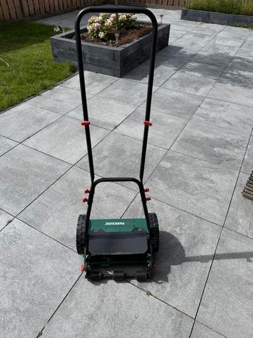 Handgrasmaaier beschikbaar voor biedingen