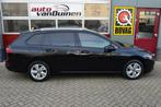 Volkswagen Golf Variant 1.0 eTSI Life Business € 18.945,00, Gebruikt, 680 kg, Alcantara, Zwart