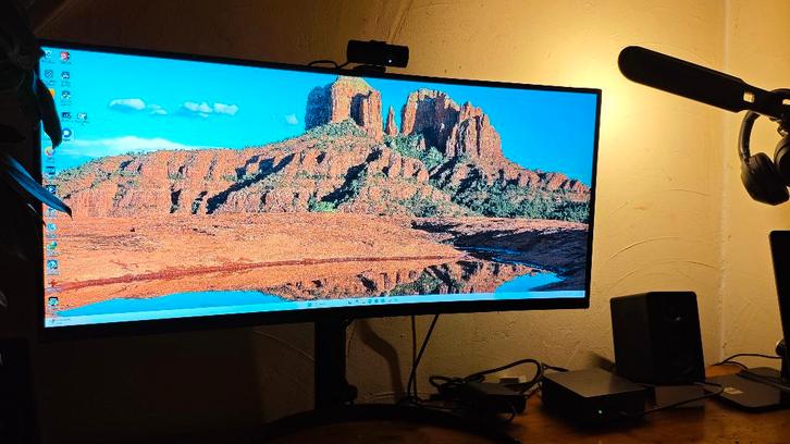 Minisforum UM790 Pro Ryzen 9 + LG-Edifier-Xiaomi, Computers en Software, Desktop Pc's, Zo goed als nieuw, 4 Ghz of meer, 64 GB of meer