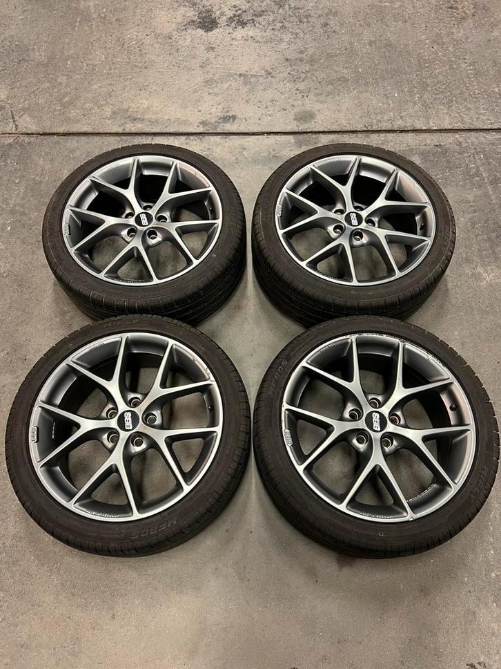 BBS set te koop, Auto-onderdelen, Banden en Velgen, Banden en Velgen, Zomerbanden, 18 inch, 235 mm, Personenwagen, Gebruikt, Ophalen