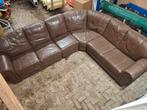 bruin leren bank 6 á 7 zitplaatsen, Ophalen of Verzenden, Gebruikt, Vierpersoons of meer