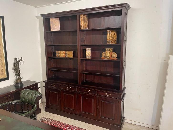 NU boekenkast kast chesterfield model Globe Wernicke €750,00, Antiek en Kunst, Antiek | Meubels | Kasten, Ophalen