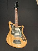 EKO 500 V4 met tremolo in bijna nieuwstaat, Ophalen of Verzenden, Zo goed als nieuw, Solid body, Overige merken