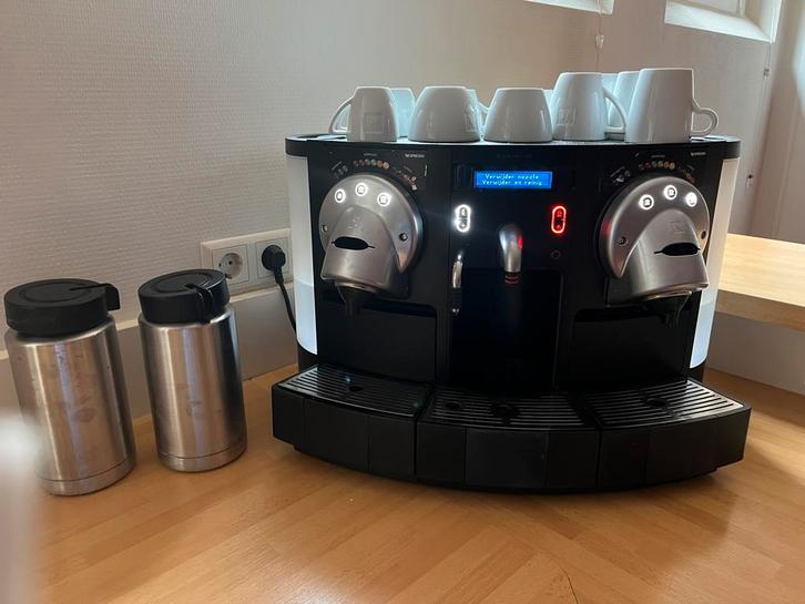 Nespresso professional, Witgoed en Apparatuur, Koffiezetapparaten, Zo goed als nieuw, Koffiemachine, Ophalen