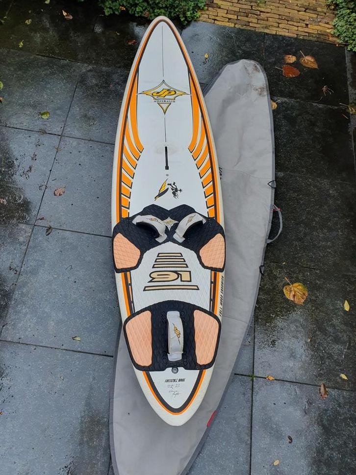 Leuke JP91 te koop surfboard wegens beëindiging hobby, Watersport en Boten, Windsurfen, Gebruikt, Plank, 250 tot 300 cm, Met vin(nen)