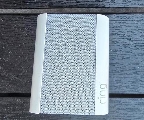Ring Chime (2e generatie) - 2 stuks, €30 per stuk, Huis en Inrichting, Deurbellen, Zo goed als nieuw, Draadloos, Compatibel met smartphone